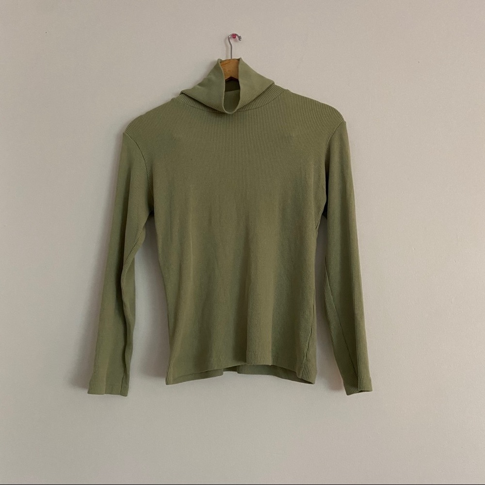 green ribbed turtleneck